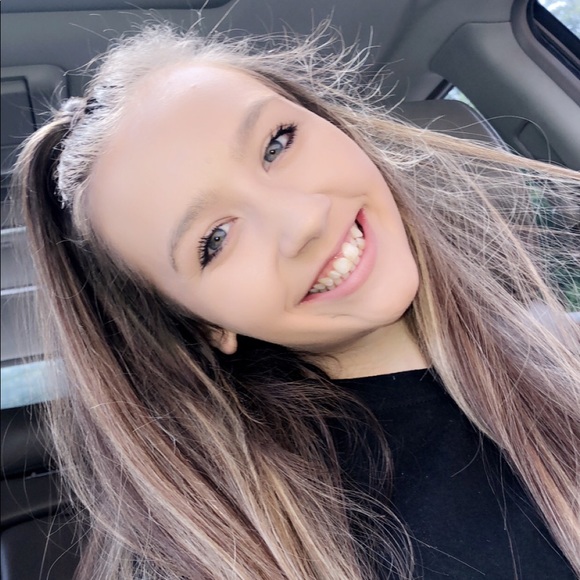 Meet your Posher, Gabby - Picture 1 of 1